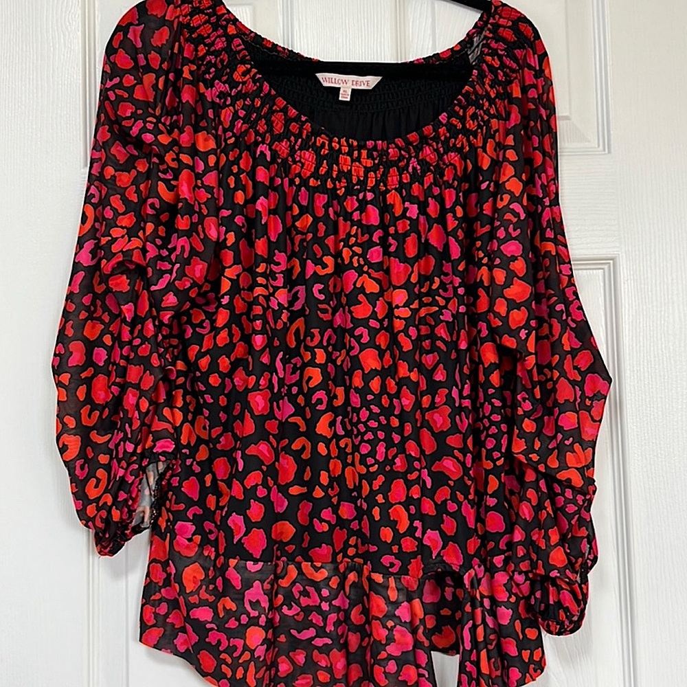 Willow Ridge Women's Valentines Red and Pink Romantic Gathered Patterned Top XL